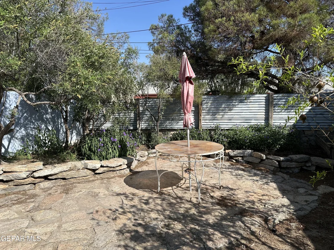 Photo of 511 E. Blanchard Avenue