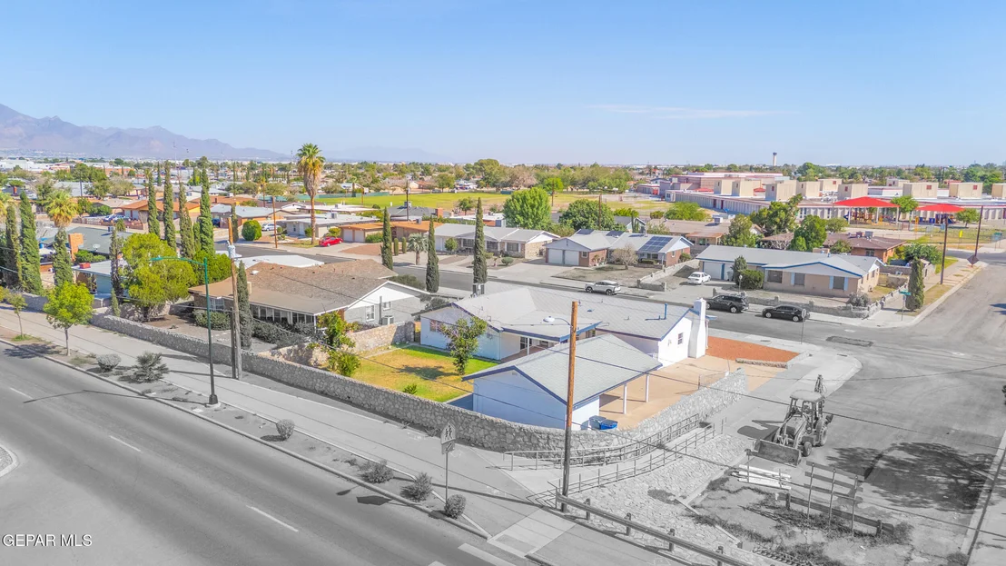 Photo of 8312 Mineola Drive