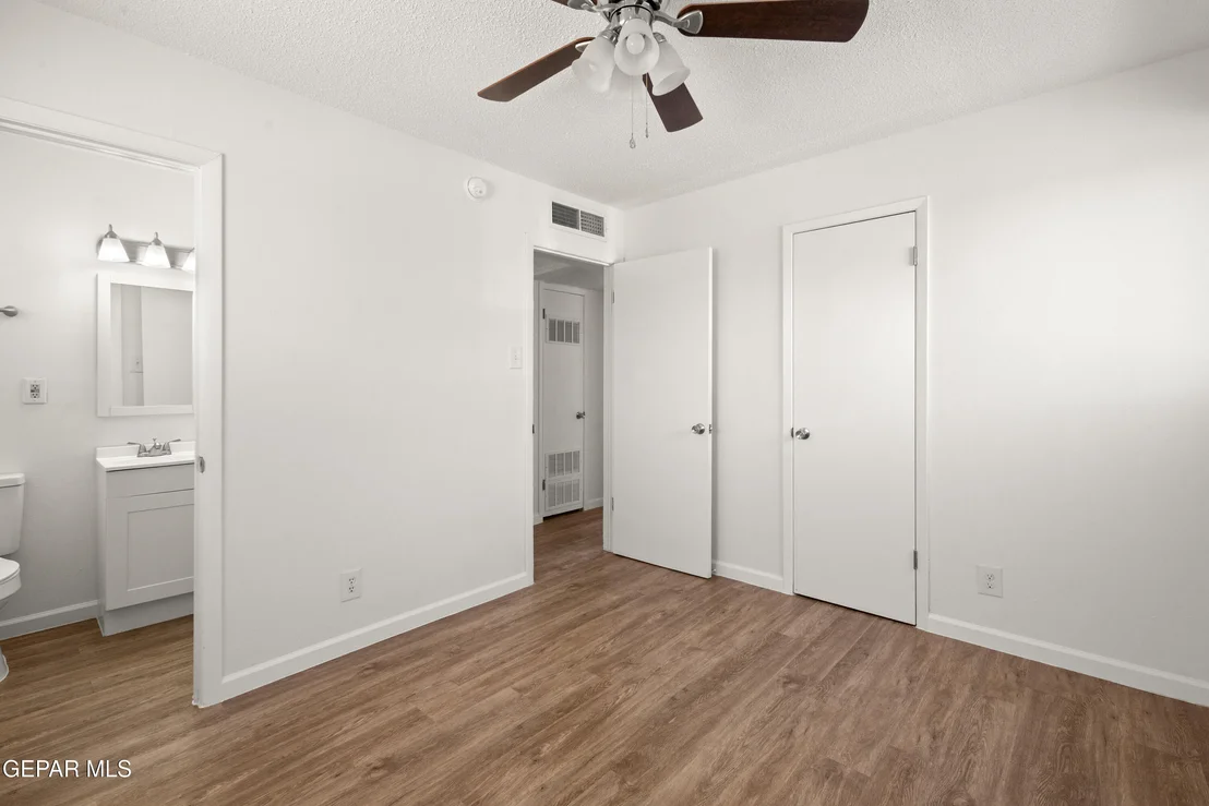 Photo of 5128 DEBEERS Drive