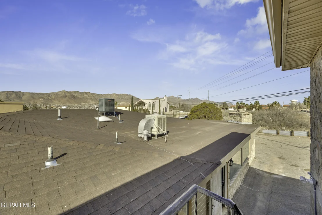 Photo of 2500 HAWLEY Circle
