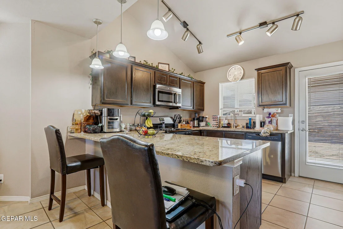 Photo of 7128 LONG MEADOW Drive