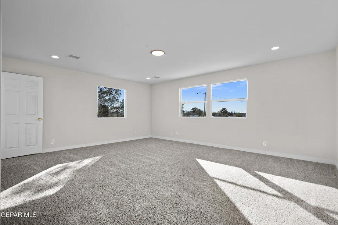 Photo of 10273 RENFREW Drive