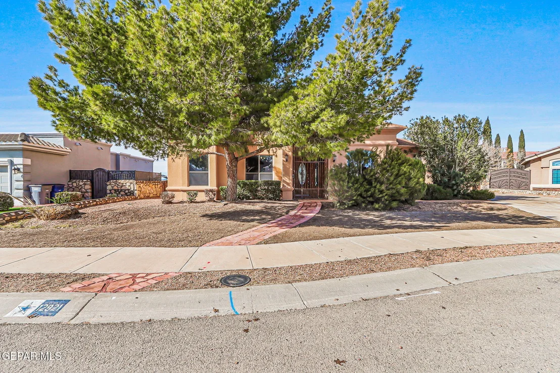Photo of 12921 FIRE FIGHTER Drive
