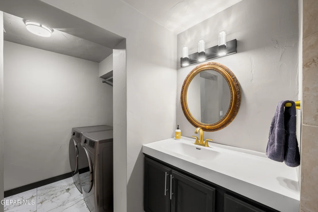 Photo of 516 N SATELLITE Drive
