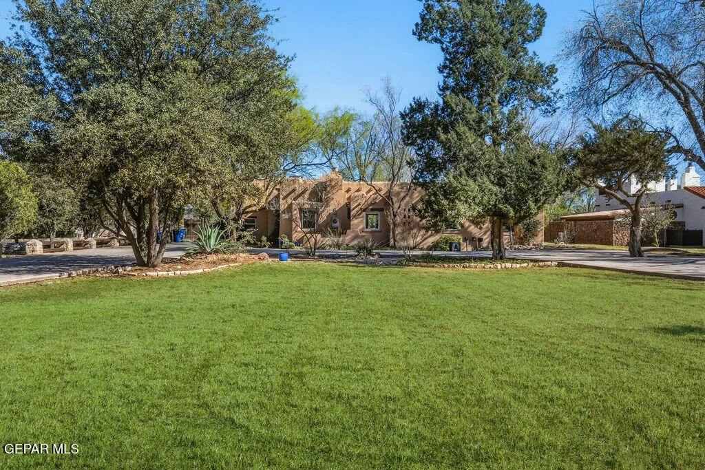 Photo of 300 ROSEMONT Drive