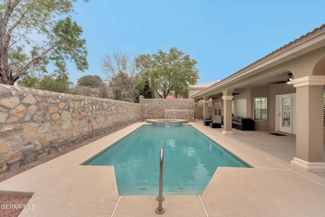 Photo of 6337 FRANKLIN RED Drive