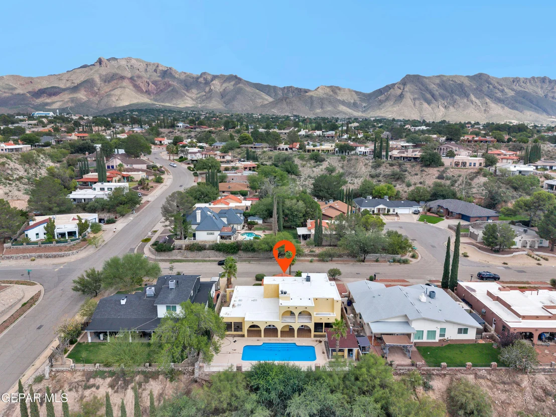 Photo of 625 CRESTA ALTA Drive