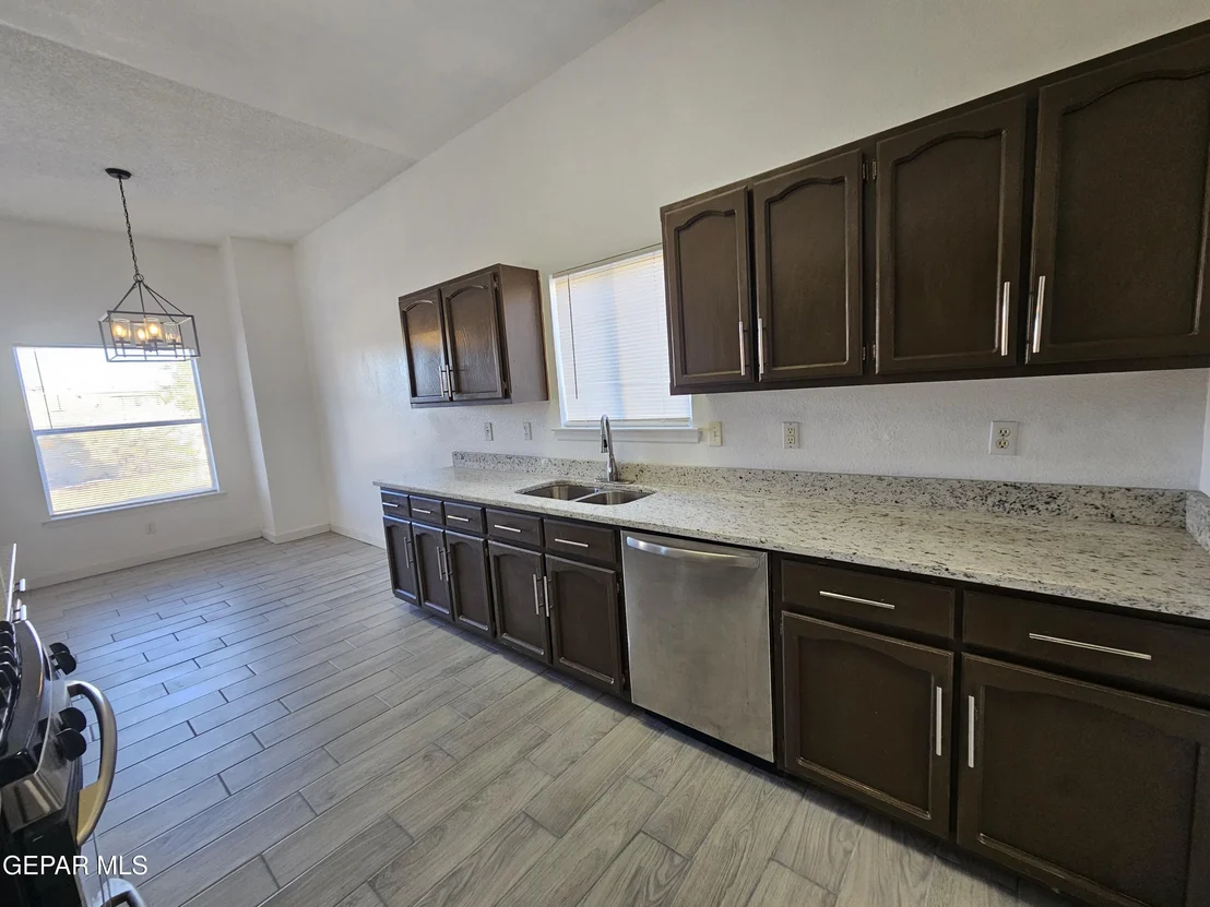 Photo of 2155 SUN MANOR Drive