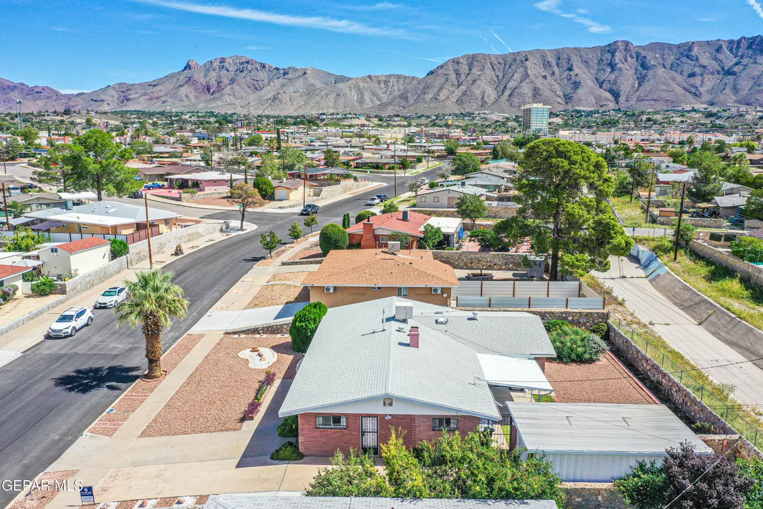 Photo of 309 DE LEON Drive