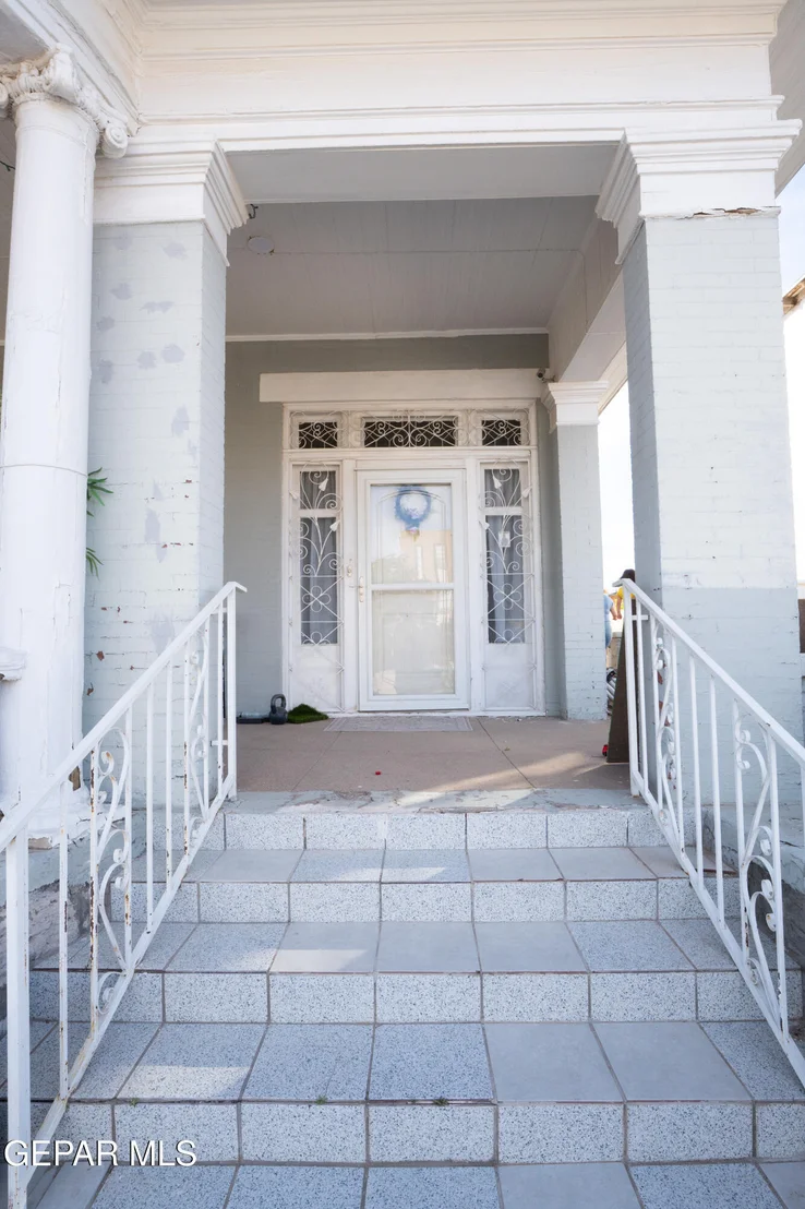 Photo of 521 RANDOLPH Drive