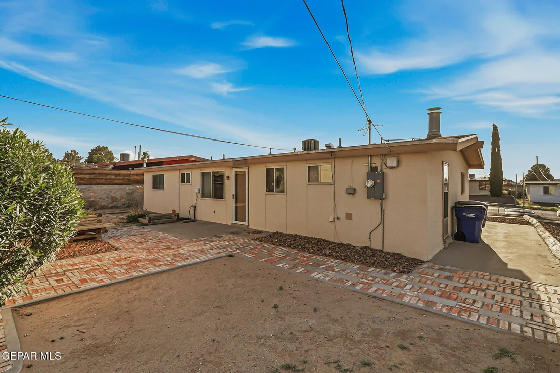 Photo of 2232 VILLA PLATA Drive