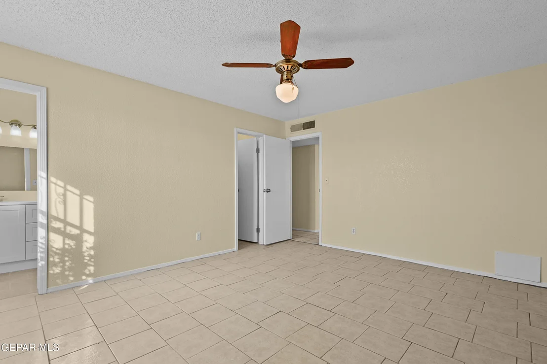 Photo of 4968 GRAPELAND Drive