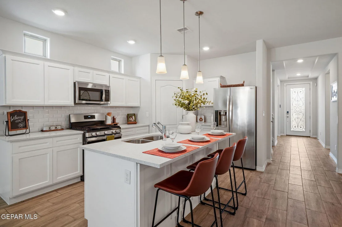 Photo of 913 Airship Place