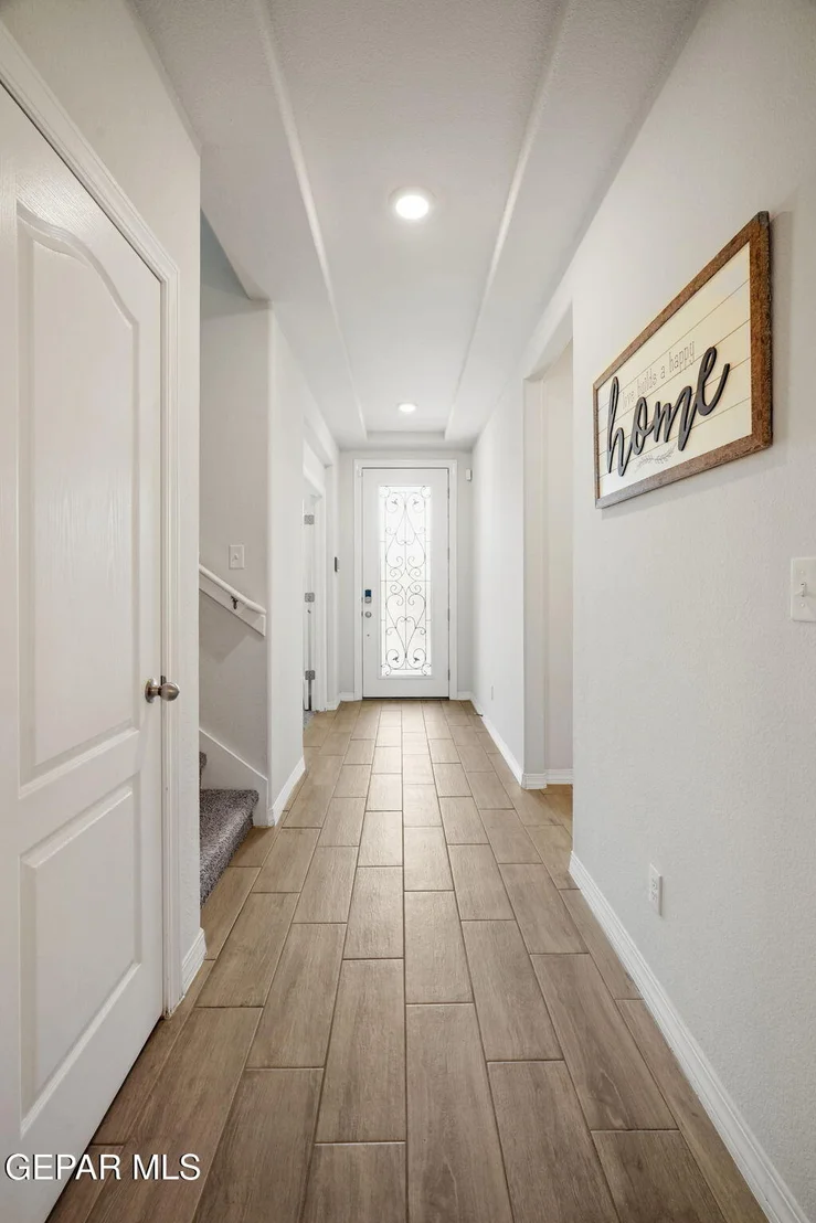 Photo of 913 Airship Place