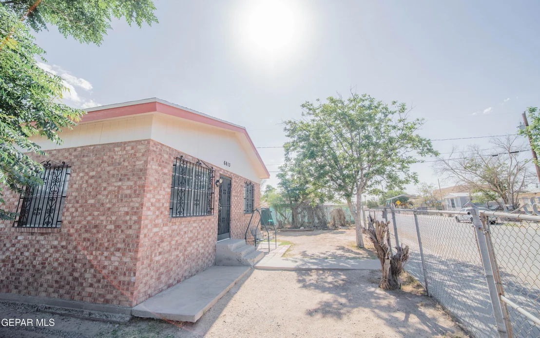 Photo of 6613 Sambrano Avenue