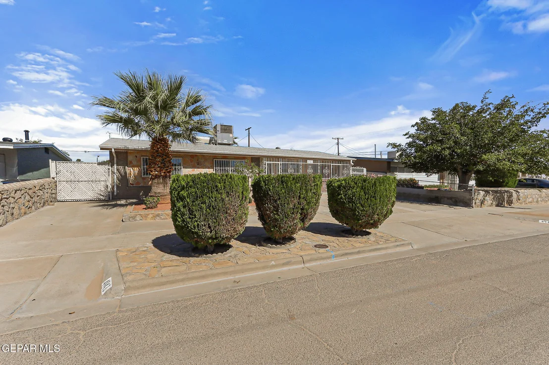 Photo of 4943 VULCAN Avenue