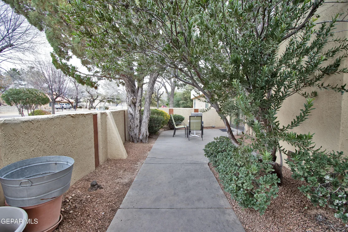Photo of 308 Stotts Avenue