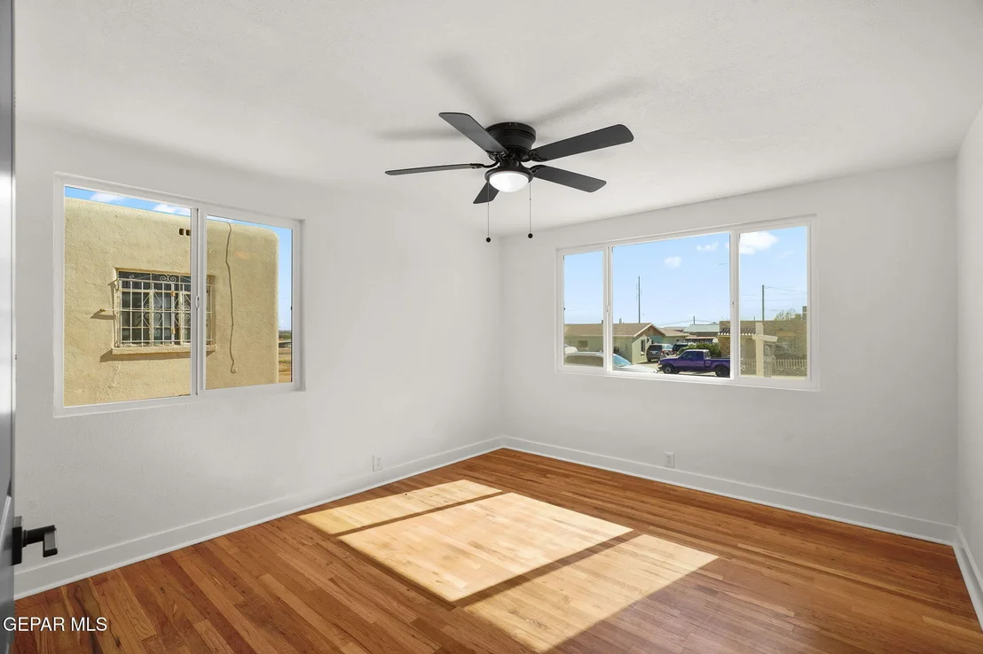 Photo of 3125 Mobile Avenue