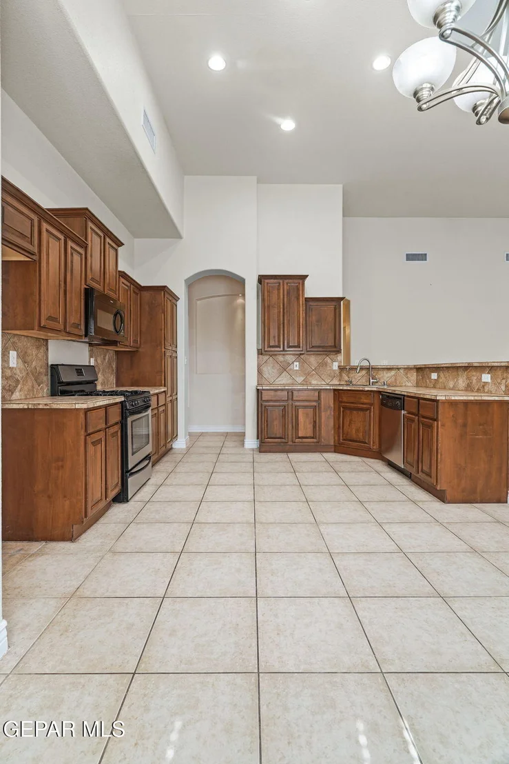 Photo of 5544 GUSTAVO MADRID Lane
