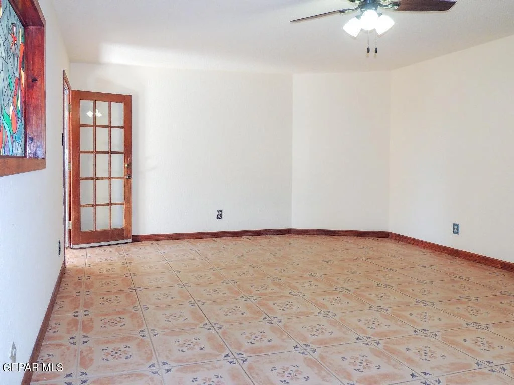 Photo of 1067 Esplanada Circle