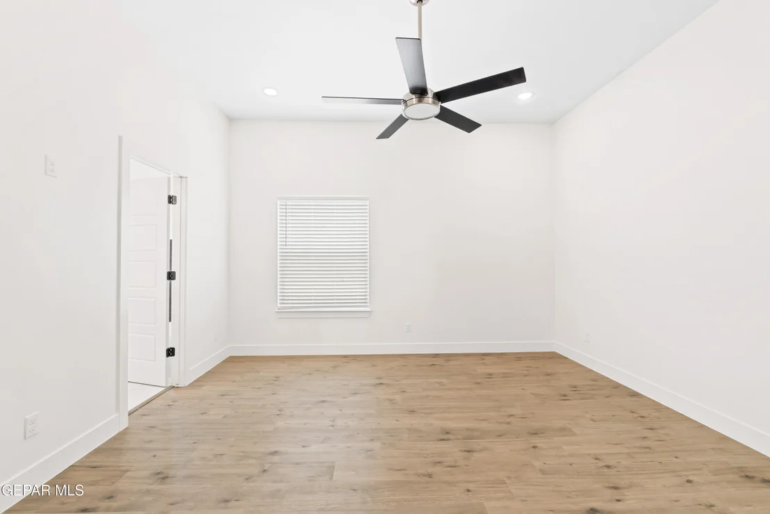 Photo of 3772 Scheme Place