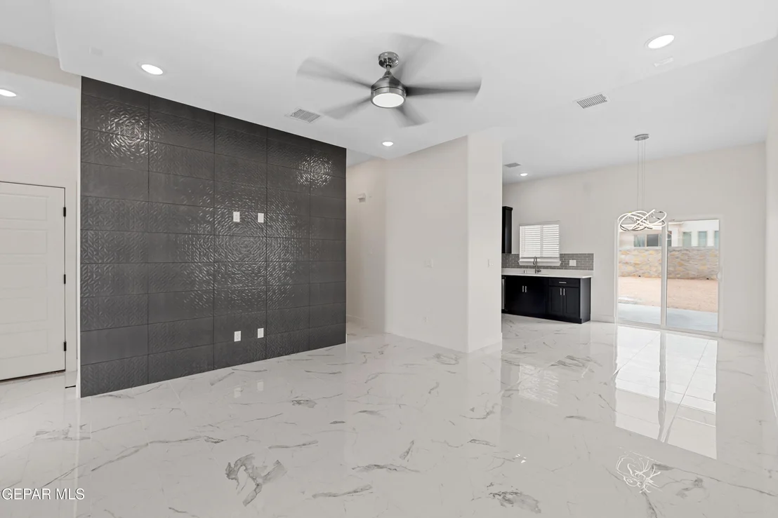 Photo of 3772 Scheme Place