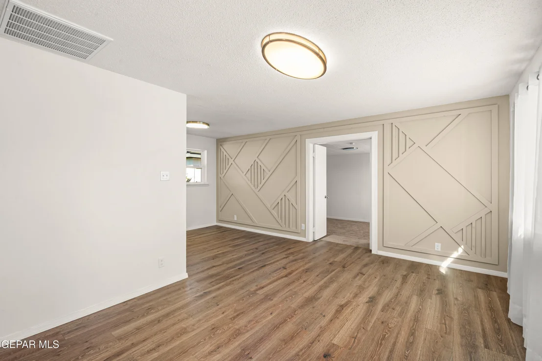 Photo of 9516 IRIS Drive