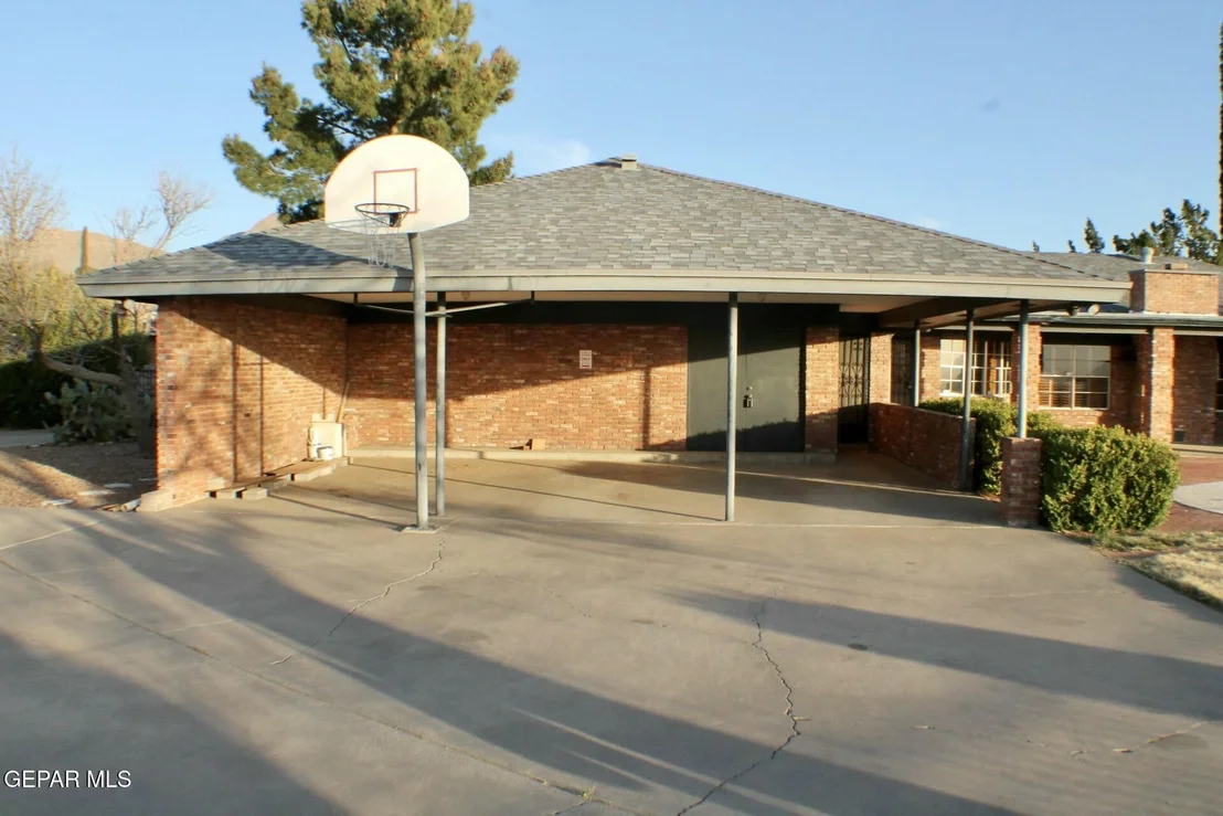 Photo of 913 CORTIJO Drive