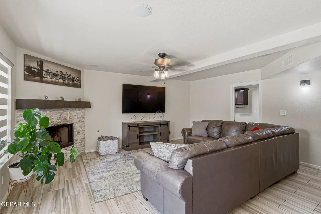 Photo of 600 Valley Plum Avenue