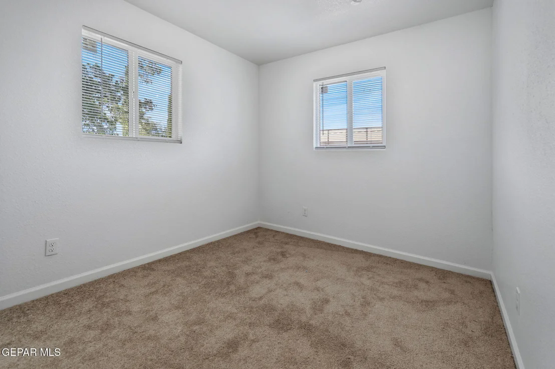 Photo of 4948 Royal Drive