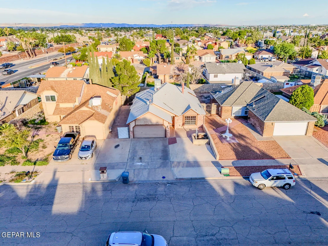 Photo of 1994 DANA BREE Drive