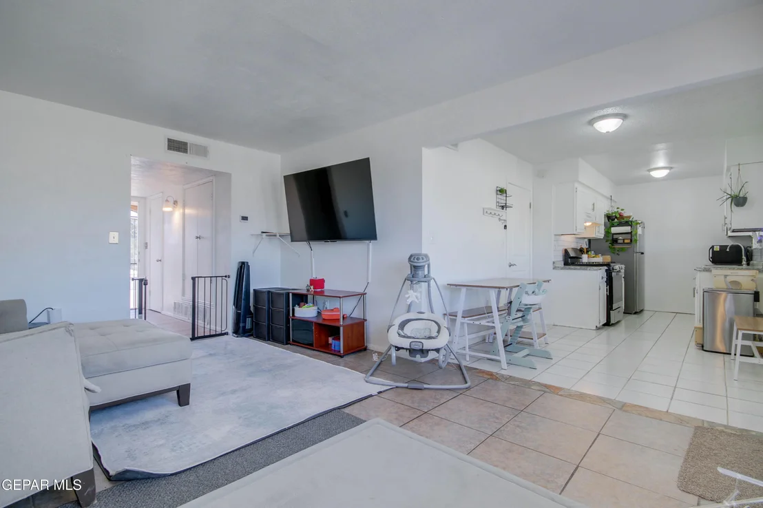 Photo of 5629 LONGVIEW Circle