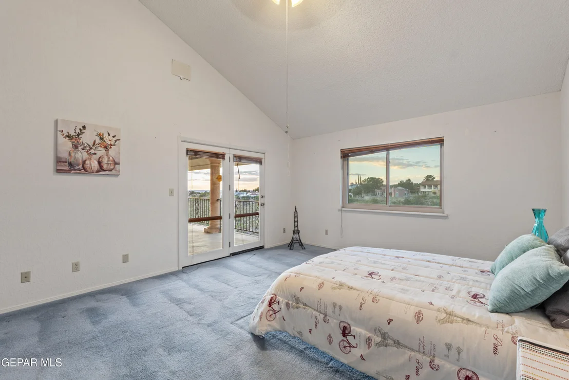 Photo of 401 Sharondale Drive