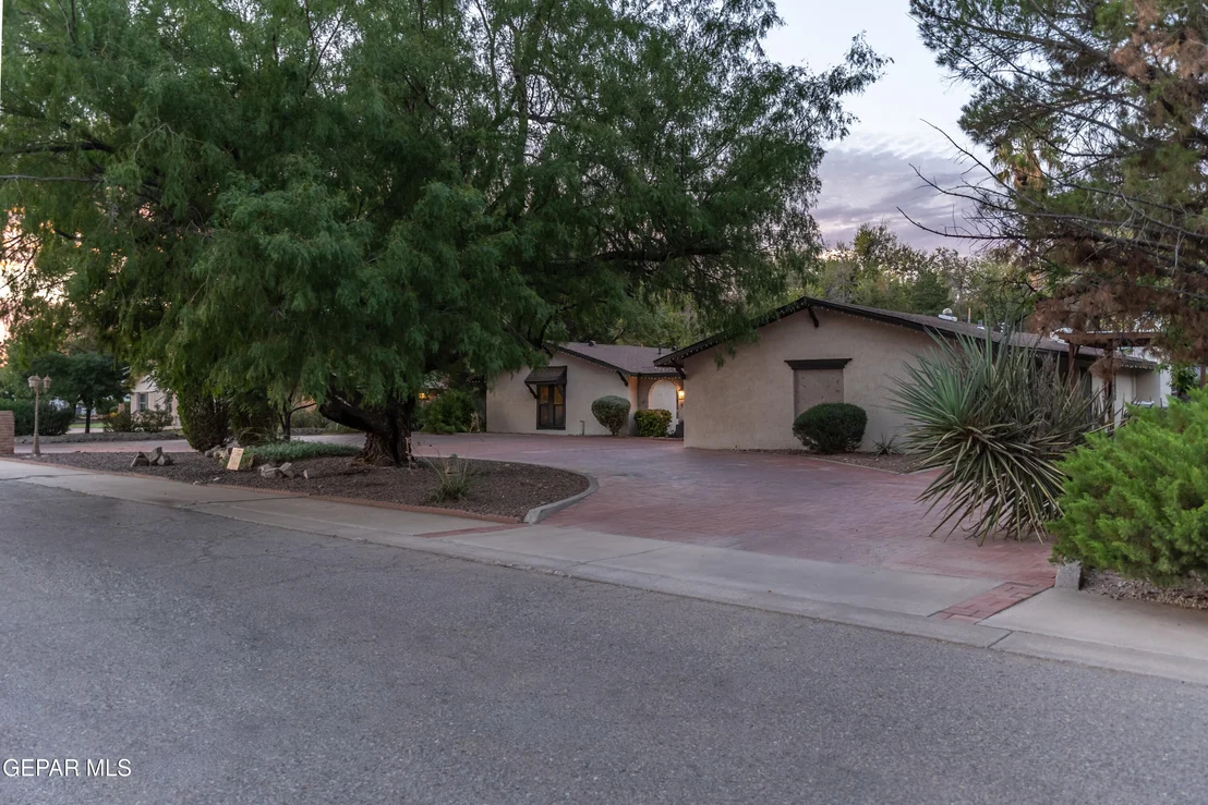 Photo of 5153 WILLOW CREEK Drive