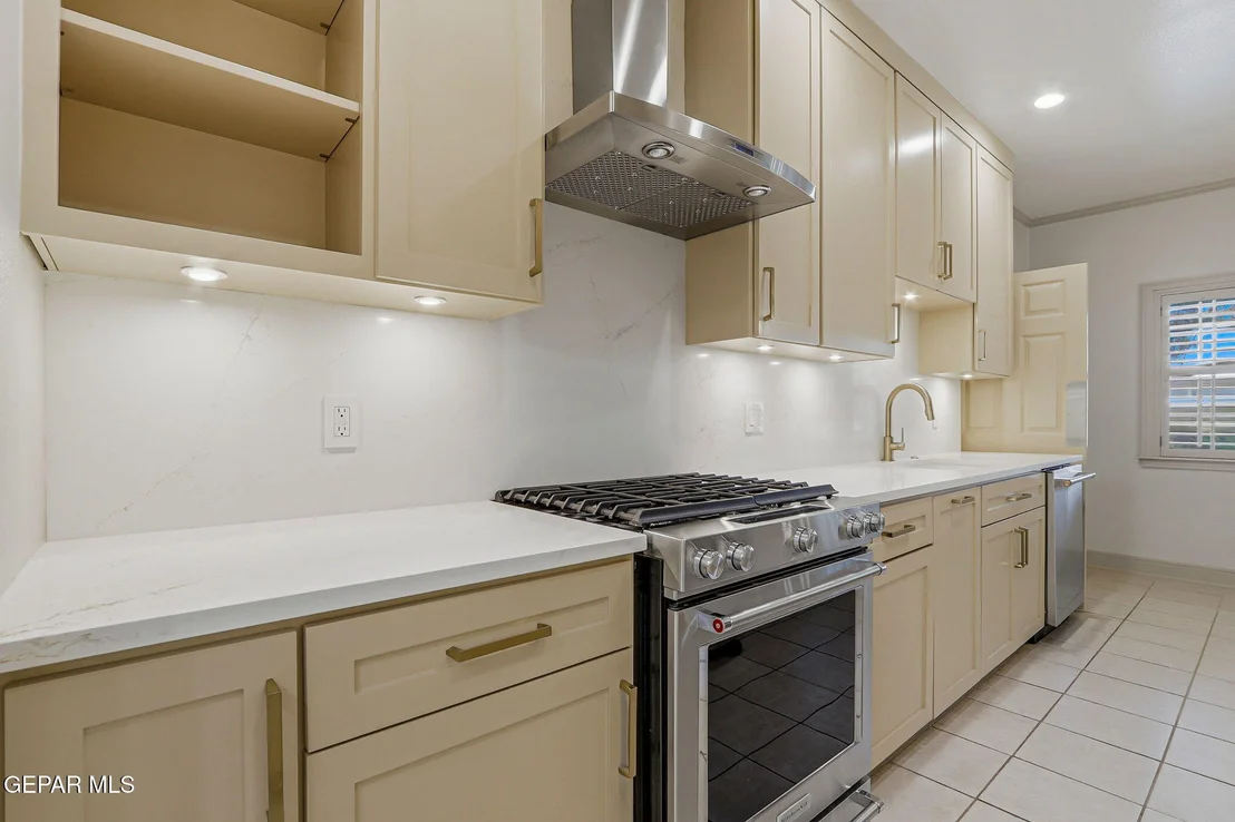 Photo of 1077 LOS JARDINES Circle