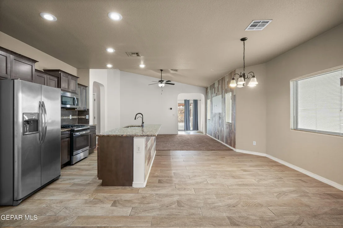 Photo of 789 PIXTON Road