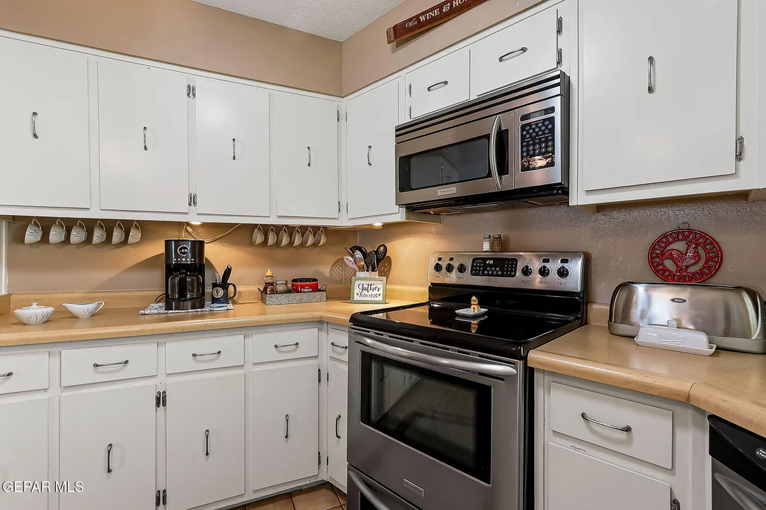 Photo of 136 LAURA GALE Drive