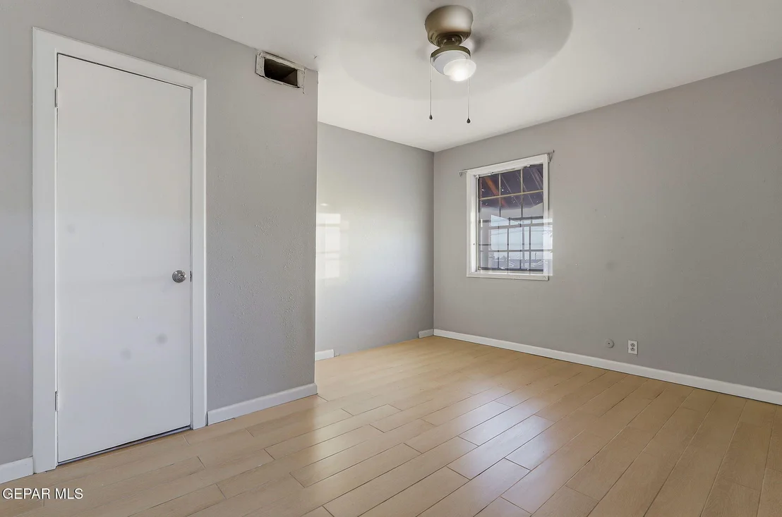 Photo of 171 HOLGUIN Avenue