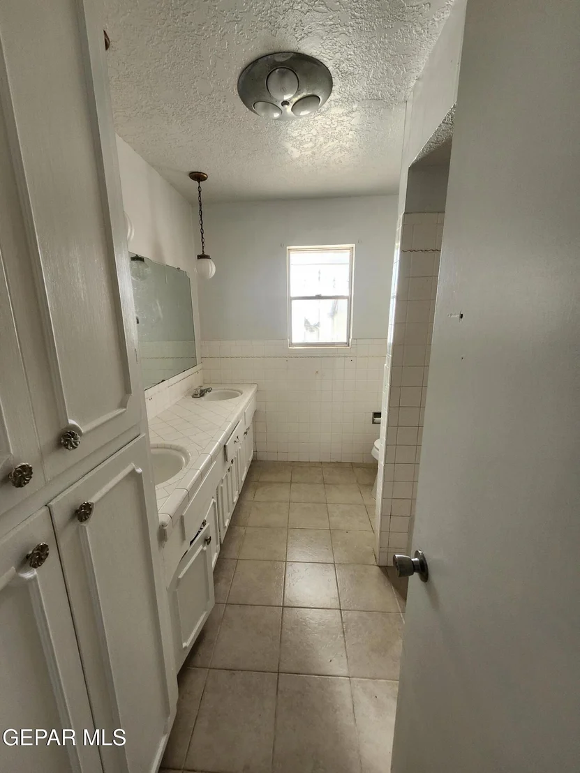 Photo of 631 Mike Maros Street