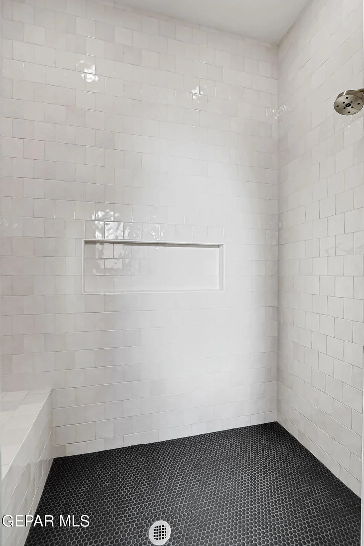 Photo of 7437 CAVESON Road