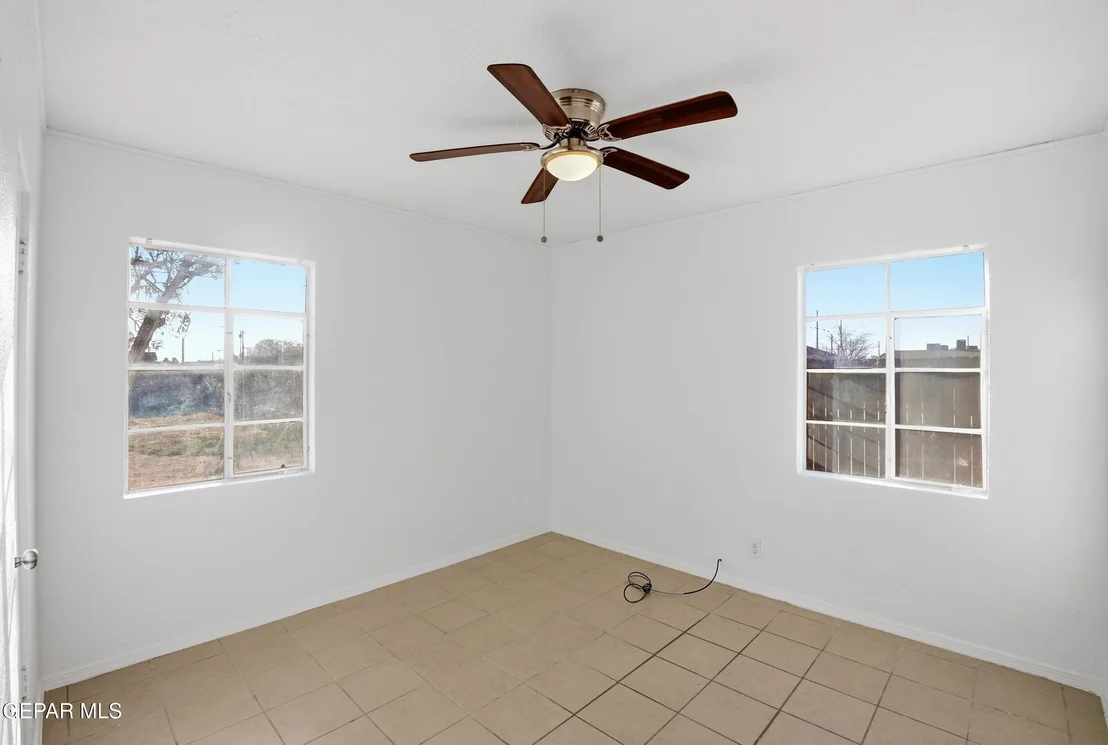 Photo of 652 VAL VERDE Street
