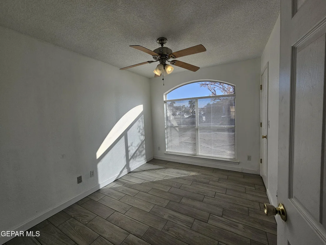 Photo of 2155 SUN MANOR Drive