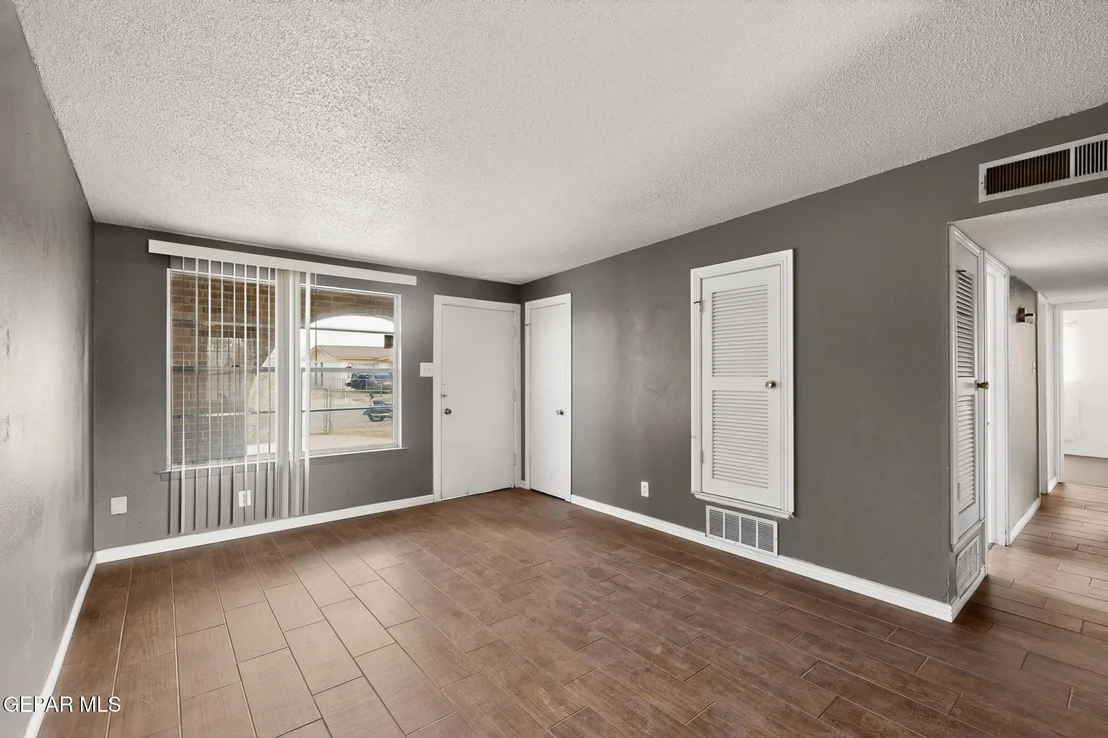 Photo of 917 MARIGOLD Way