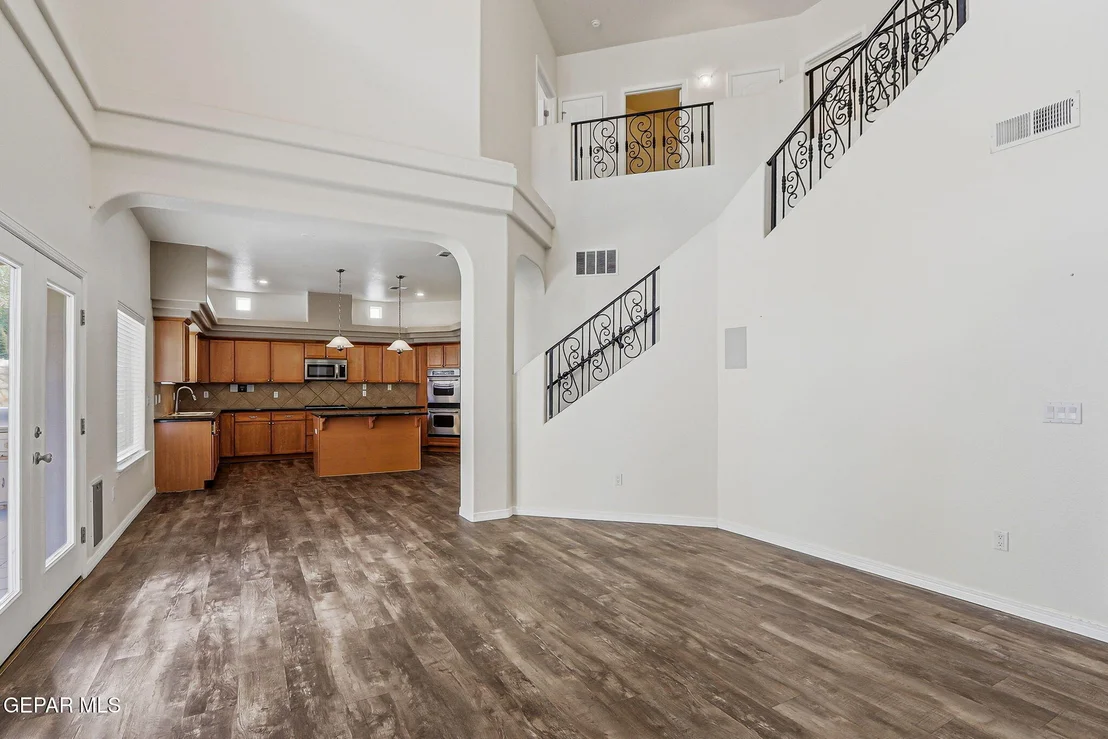 Photo of 6516 WIND RIDGE Drive