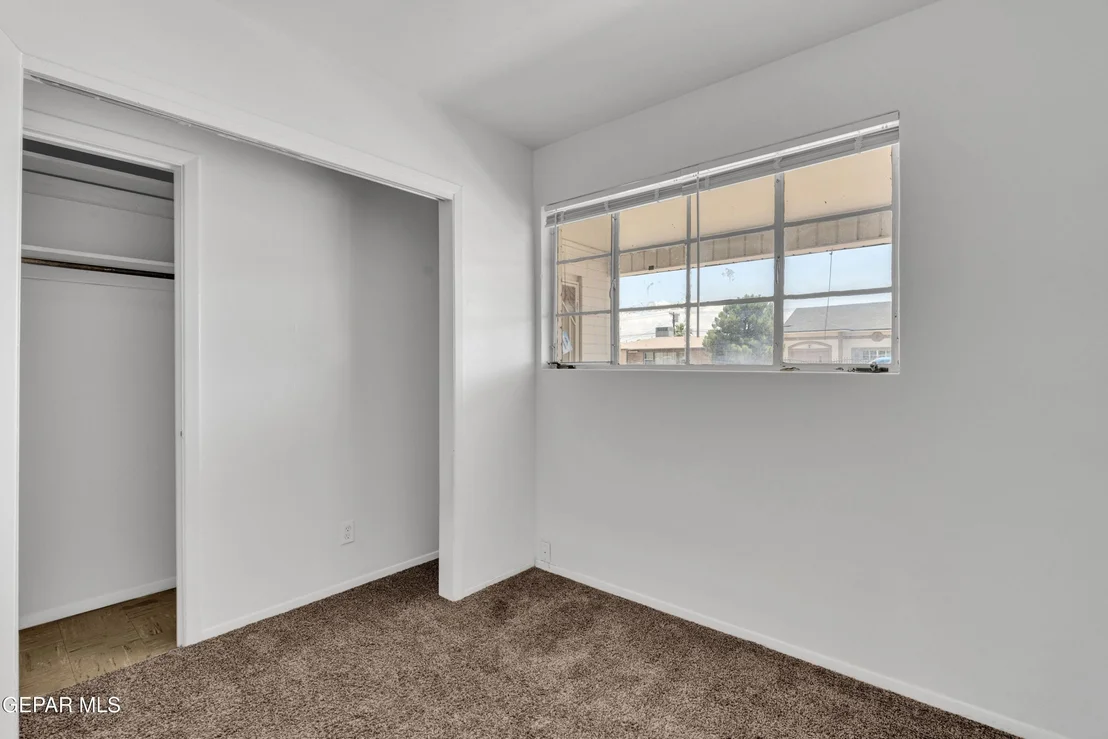 Photo of 7605 Parkland Drive