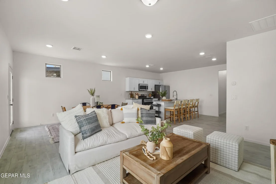 Photo of 13821 Summer Wave Avenue