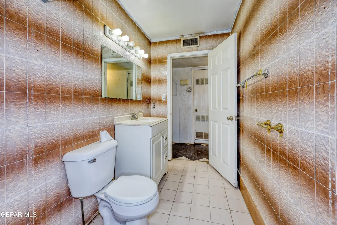 Photo of 7421 MINDORO Place