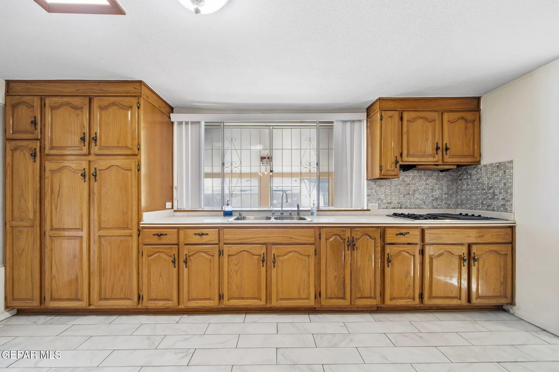 Photo of 5436 EDMONTON Avenue