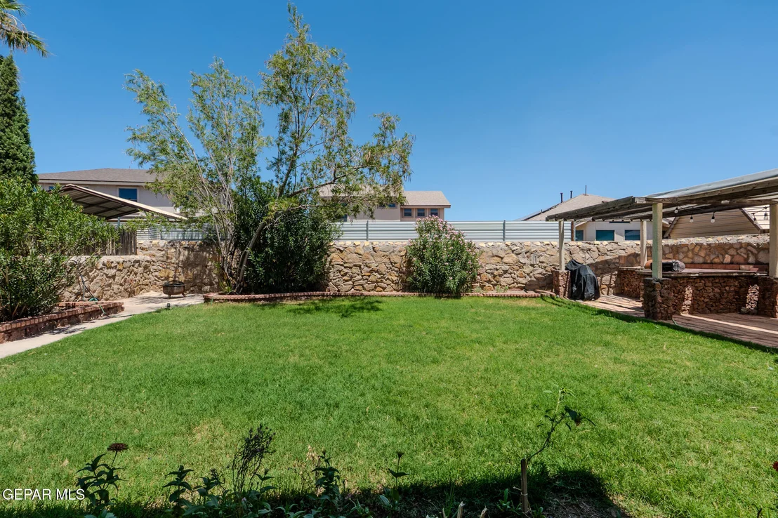 Photo of 5721 LAUREL CLARK Lane