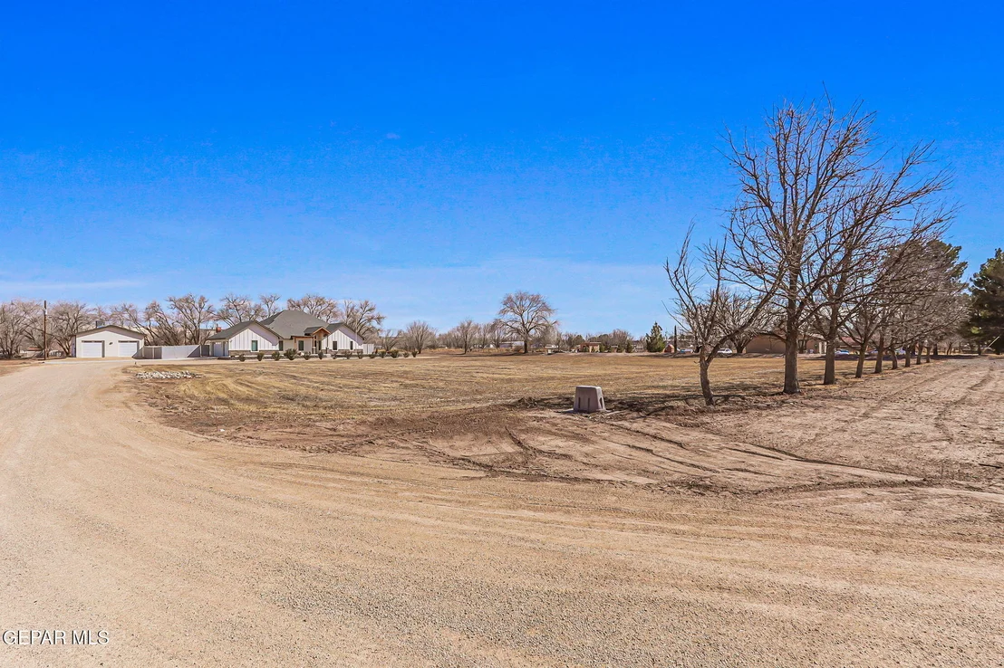 Photo of 12329 SUGDEN Road